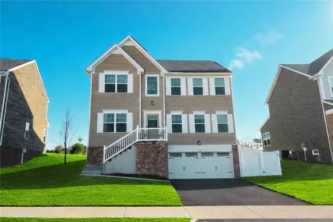 112 Valentino Ln, Zelienople, PA 16063