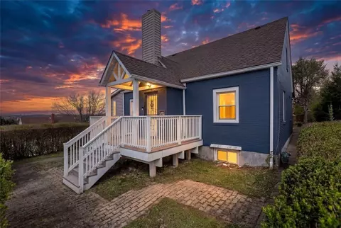 403 Oak St, West Mifflin, PA 15122