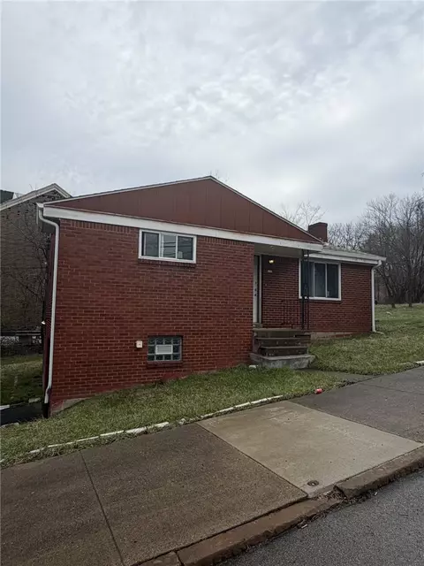3324 Radcliffe St, Pittsburgh, PA 15204