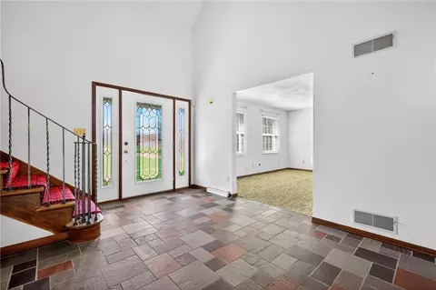 Entry Way - 110 Spring Dr, Apollo, PA 15613 photo 3 of 6
