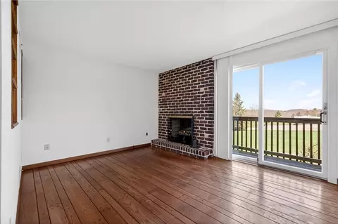 Living - 110 Spring Dr, Apollo, PA 15613 photo 3 of 5