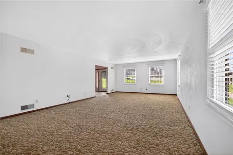 Living - 110 Spring Dr, Apollo, PA 15613 photo 2 of 5
