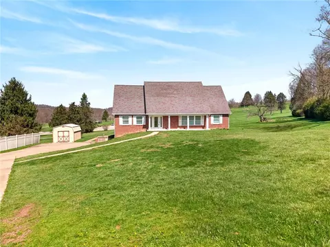 110 Spring Dr, Apollo, PA 15613