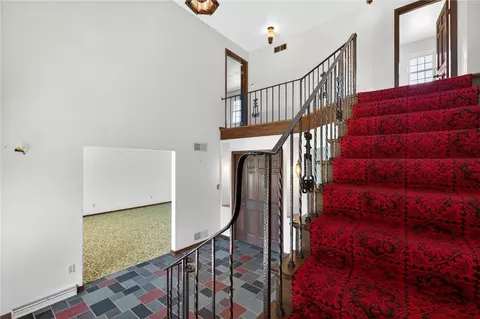 Entry Way - 110 Spring Dr, Apollo, PA 15613 photo 6 of 6
