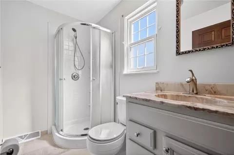 Bath - 110 Spring Dr, Apollo, PA 15613 photo 1 of 6