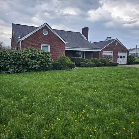 426 15th Ave, Beaver Falls, PA 15010