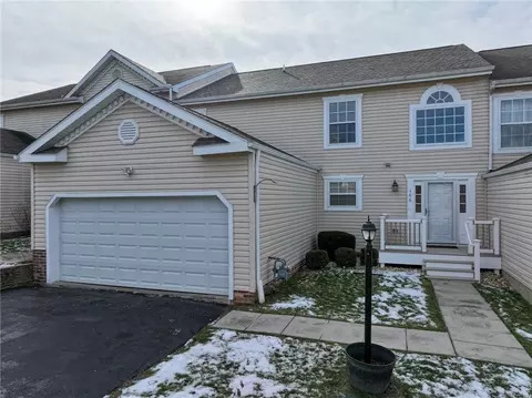 106 Sandy Brae Dr, Canonsburg, PA 15317