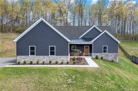 300 Timberline Dr, Washington, PA 15301