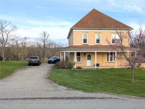 220 Overholt Dr, Scottdale, PA 15683