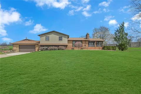 325 Sunnyside Rd, New Castle, PA 16102