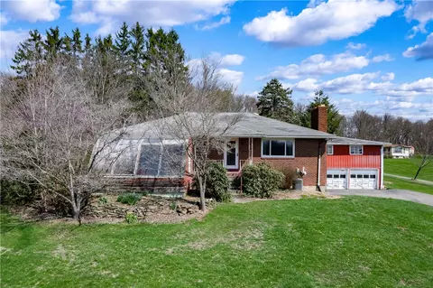 349 Dinnerbell Rd, Butler, PA 16002