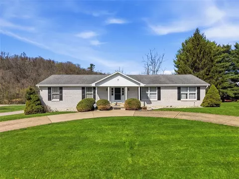 15 Holly Ridge Rd, Washington, PA 15301