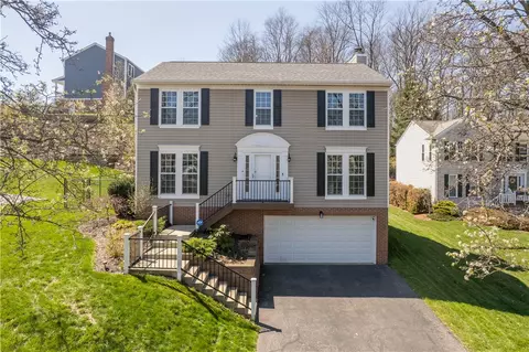 283 Shady Glen Dr, Coraopolis, PA 15108