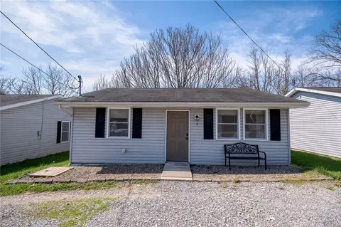 249 Washington Rd #4, Waynesburg, PA 15370