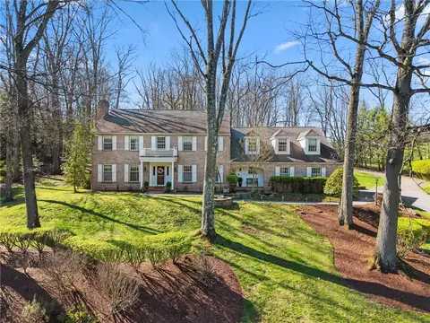 105 Grouse Ln, Sewickley, PA 15143