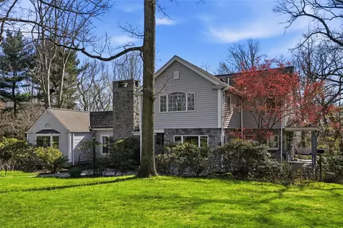 100 Forest Dr, Pittsburgh, PA 15238