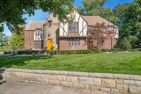 1247 Washington, Pittsburgh, PA 15228