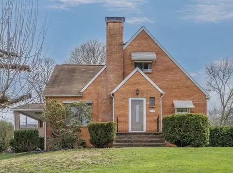 613 Portersville Rd, Ellwood City, PA 16117