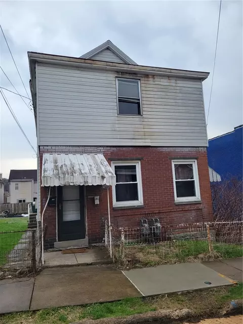 811 10th St, Mckees Rocks, PA 15136