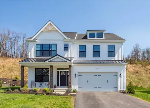 121 Maggie Dr, Eighty Four, PA 15330