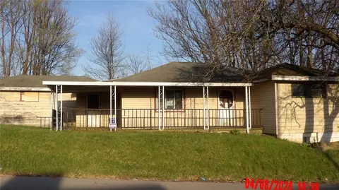 926 Stambaugh Ave, Farrell, PA 16121