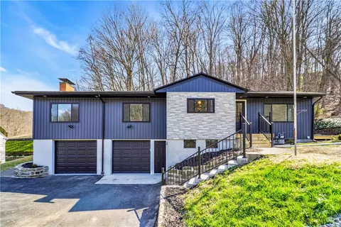 757 Old Narrows Run Rd, Coraopolis, PA 15108