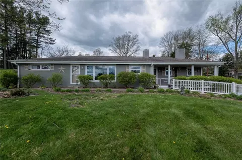 200 Stonebrook Dr, Mcmurray, PA 15317