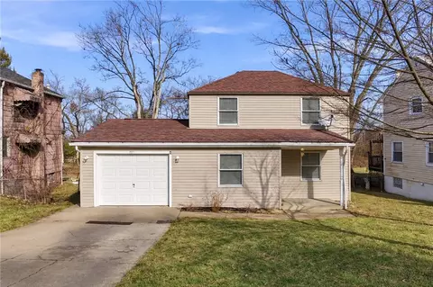 571 Independence Dr, Clairton, PA 15025