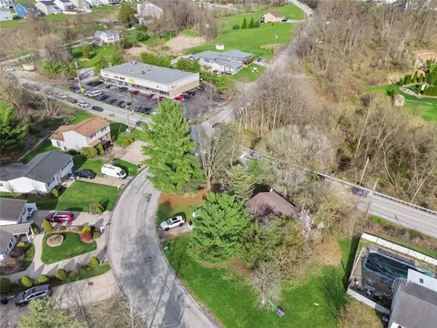 View/Area - 1781 Ivanhoe Dr, Irwin, PA 15642 photo 2 of 4