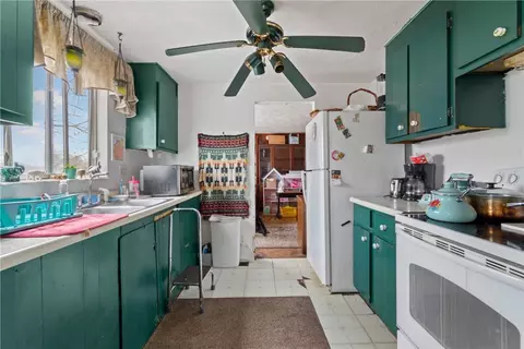 Kitchen - 1781 Ivanhoe Dr, Irwin, PA 15642 photo 2 of 2