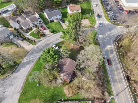 View/Area - 1781 Ivanhoe Dr, Irwin, PA 15642 photo 3 of 4