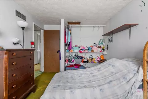 Bedroom - 1781 Ivanhoe Dr, Irwin, PA 15642 photo 6 of 7