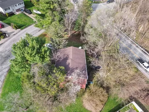 View/Area - 1781 Ivanhoe Dr, Irwin, PA 15642 photo 4 of 4
