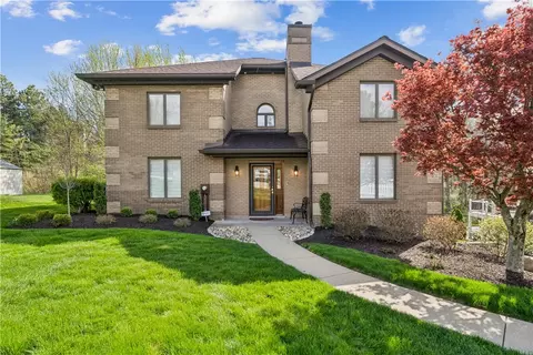 405 Laurelwood Dr, Glenshaw, PA 15116