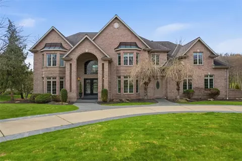 607 Oswego Dr, Gibsonia, PA 15044