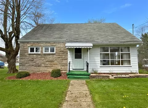 423 Flower Ave, Grove City, PA 16127