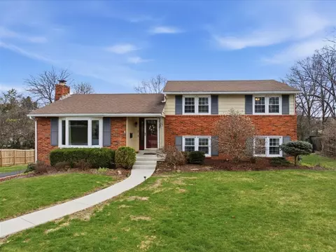 295 Ben Til Dr, Pleasant Hills, PA 15236