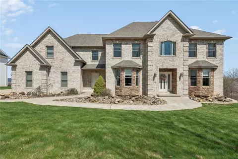 836 Forest Oaks Trl, North Huntingdon, PA 15642