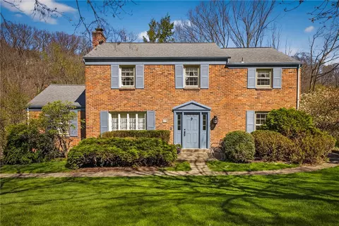111 Woodshire Dr, Pittsburgh, PA 15215