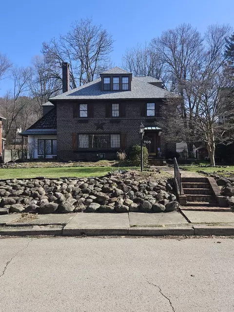 705 Laughlin, Aliquippa, PA 15001