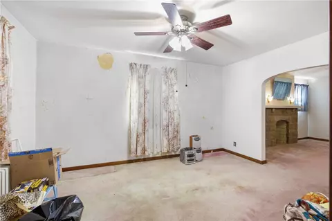 Living - 456 3rd St, Clairton, PA 15025 photo 3 of 4
