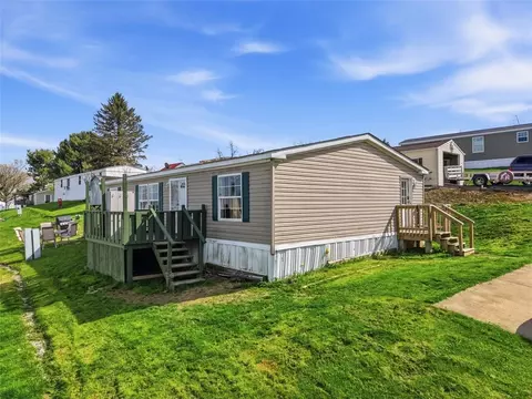 3 Cara Dr, Washington, PA 15301