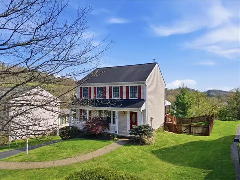 1104 Meadowbrook Dr, Canonsburg, PA 15317
