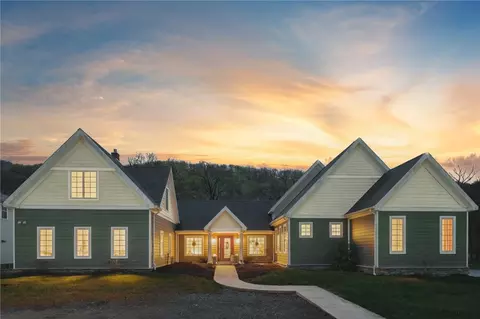 690 Main St, Vintondale, PA 15961