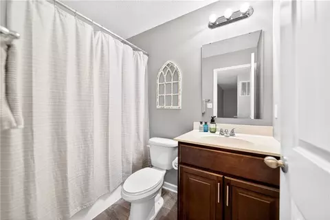 Bath - 6459 Lindsey Ln, Export, PA 15632 photo 5 of 7