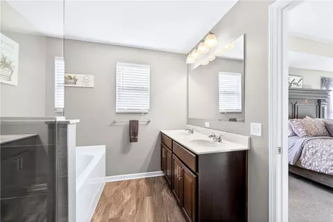 Bath - 6459 Lindsey Ln, Export, PA 15632 photo 2 of 7