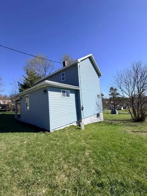 Exterior - 606 Devlin St, Gallitzin, PA 16641 photo 3 of 8