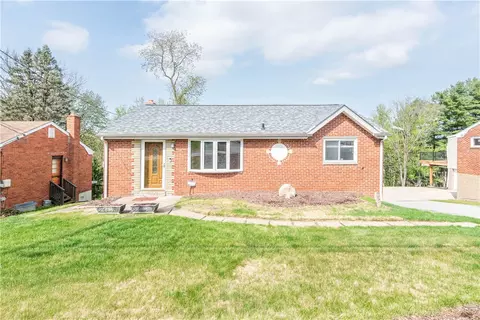 112 Neilson Dr, Clairton, PA 15025