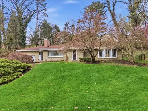 3 Swan Dr, Pittsburgh, PA 15237