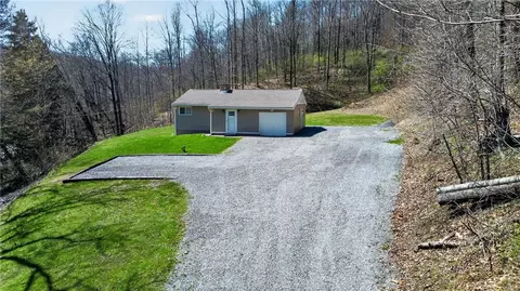 2523 Union Valley Rd, Wampum, PA 16157